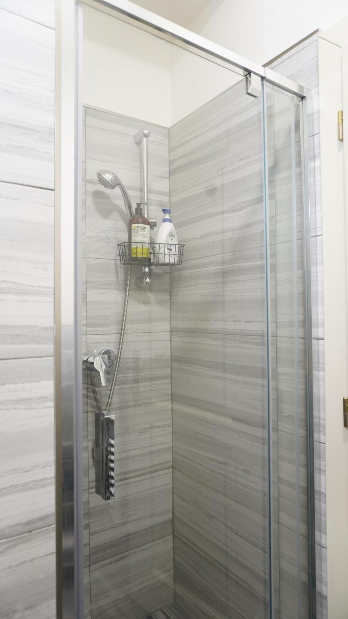 Apartament Flat With Balcony And Garage Praga