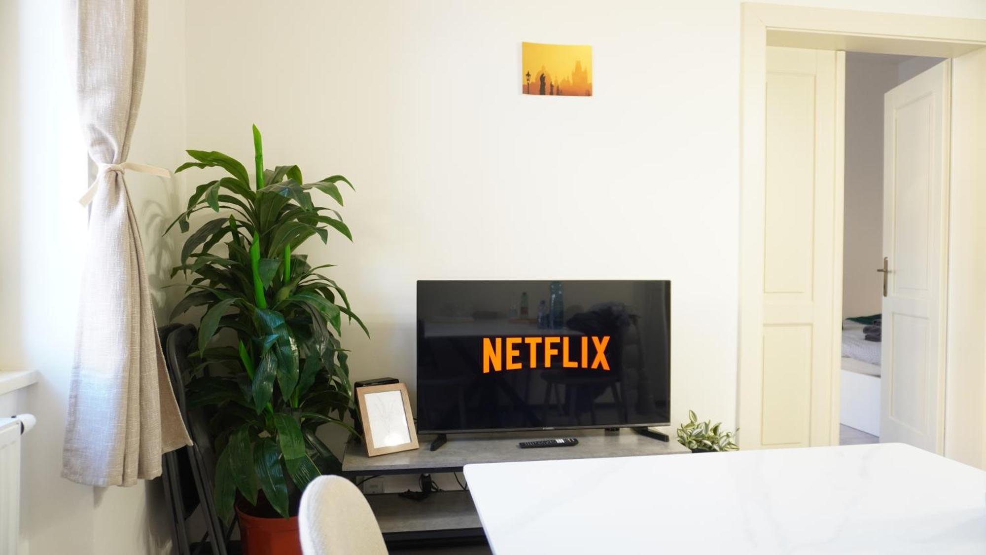 Flat With Balcony And Garage Apartament *